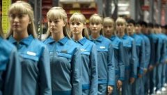 了具备充气娃娃的所有功能外